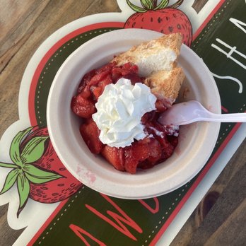 Strawberry Shack - Strawberry shortcake - Desserts Near Me - Carlsbad, California