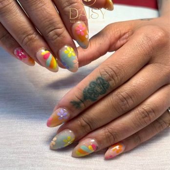 Daisy Nails - Details define everything. Let your next set speak in precision and polish. Reserve your time. - Nail Salons Near Me - Minneapolis, Minnesota