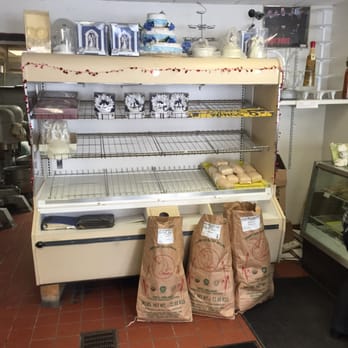 Nino's Italian Bakery - a display of food items - Bakeries Near Me - Syracuse, New York Nino's Italian Bakery - a display of food items - Bakeries Near Me - Syracuse, New York