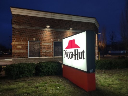 Pizza Hut by null