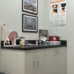 Center for Neurology and Spine - Exam room