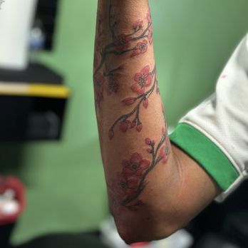 Twin Tattoo Studio - Tattoo Near Me - Virginia Beach, Virginia Twin Tattoo Studio - Tattoo Near Me - Virginia Beach, Virginia