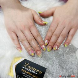 Luxury Nails and Spa