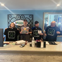 Arrows amazing staff with Meatbodies merch! Thanks again guys Arrows amazing staff with Meatbodies merch! Thanks again guys