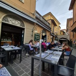 La Trattoria