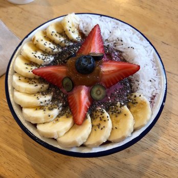 Green Table Cafe - Tropical Iris Bowl - Cafes Near Me - Los Angeles, California