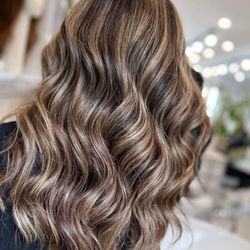 Glow Up Beauty Lounge