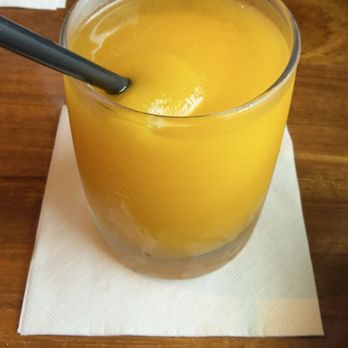 Hudson House - Frozen Bellini - Cocktail Bars Near Me - Houston, Texas