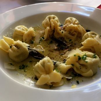Mamma Mia - Pasta purses good flavor - Italian Near Me - Bakersfield, California Mamma Mia - Pasta purses good flavor - Italian Near Me - Bakersfield, California