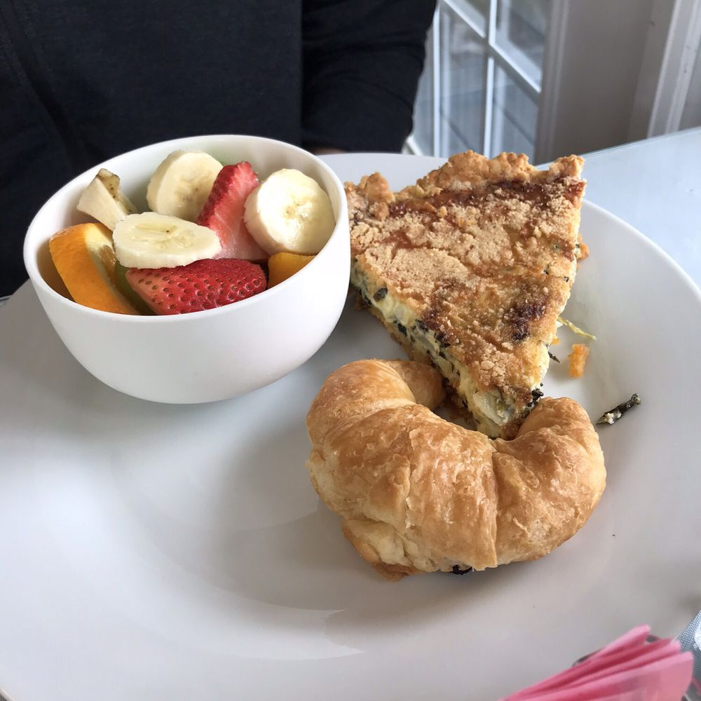 Bayfront Marin House - Most amazing spinach artichoke quiche in the world! Side of fresh fruit and croissant on the side. - Hotels Near Me - Saint Augustine, Florida