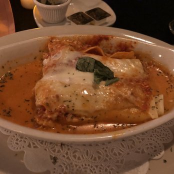 Vino E Pasta - Chicken Canelloni - Italian Near Me - Tampa, Florida Vino E Pasta - Chicken Canelloni - Italian Near Me - Tampa, Florida
