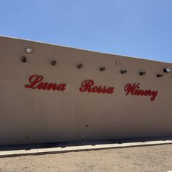 Luna Rossa Winery - Exterior