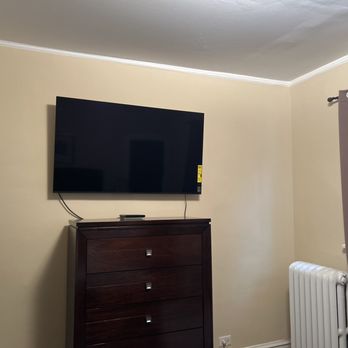 Artem Levi  - Television mounted - Handyman Near Me
