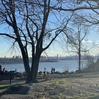 Rockefeller Lookout - NYC GWB view - Lakes Near Me - Englewood Cliffs, New Jersey