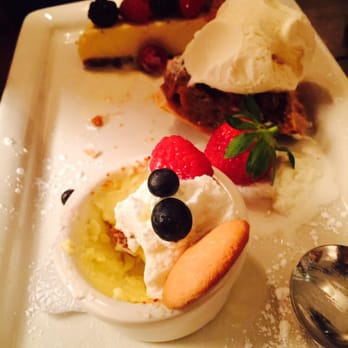 Pappadeaux Seafood Kitchen - Trio of deserts with key lime pie ILO banana cream! - Cajun/Creole Near Me - Springdale, Ohio