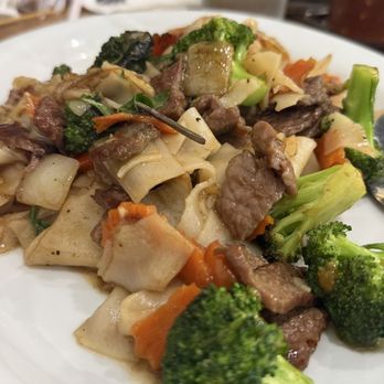 Thai Hot - Thai Near Me - Elk Grove, California