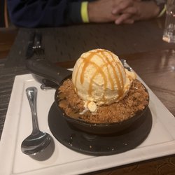 Roadhouse Ribs - Apple crisp skillet