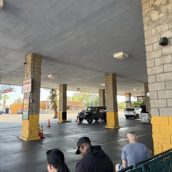Classic Car Wash - Waiting area - Car Wash Near Me - Northridge, California Classic Car Wash - Waiting area - Car Wash Near Me - Northridge, California