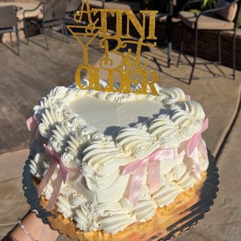 Vons - Heart shaped Cake - Grocery Near Me - Mira Loma, California Vons - Heart shaped Cake - Grocery Near Me - Mira Loma, California