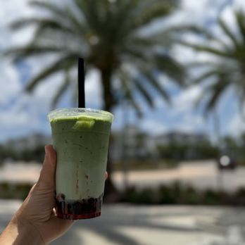 Cream de la Cream - Strawberry matcha - Ice Cream & Frozen Yogurt Near Me - Tampa, Florida