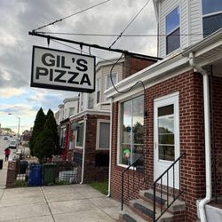 Gil's Pizzas - Gil's Pizza