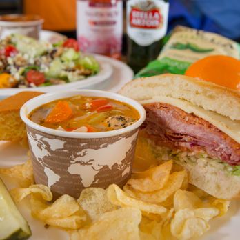 Buffalo's - Lunch at Buffalo's - New American Near Me - Vail, Colorado