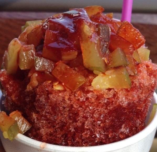 Backyard Snow Cones Logo