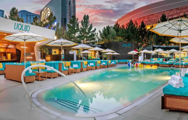 LIQUID Pool Lounge by null