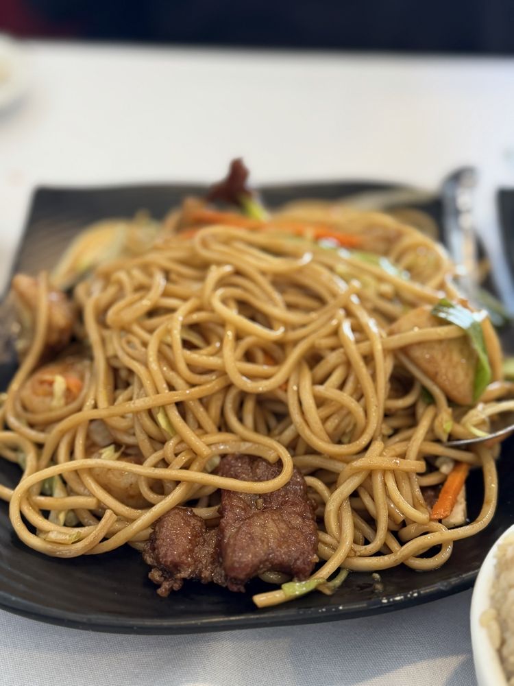 New Mandarin Terrace — Mexican restaurant in Sun Valley