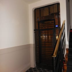 Najeti Hôtel de la Poste - tiny elevator