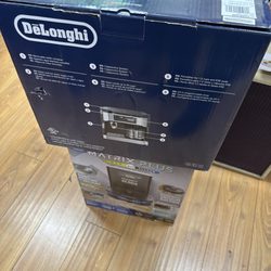 Allright Pawnshop - Coffee maker and vacuum