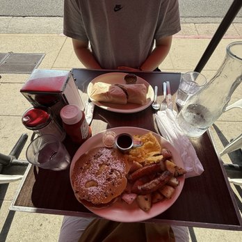 Millie's Cafe - Pasadena - Breakfast & Brunch Near Me - Pasadena, California