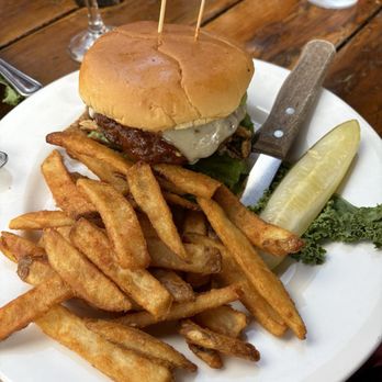 Red's Old 395 Grill - Mighty burger - New American Near Me - Carson City, Nevada