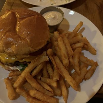 Heirloom MKE - Burger - Food Trucks Near Me - Milwaukee, Wisconsin