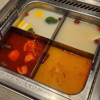Haidilao Hotpot Flushing - Seafood, pork bone, tomato, spicy pork broth - Hot Pot Near Me - Flushing, New York