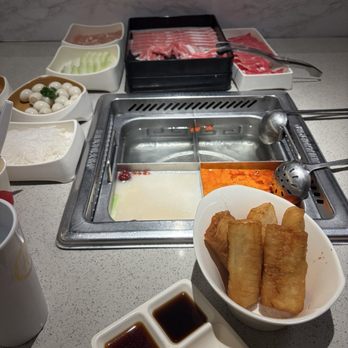 Haidilao Hotpot Seattle - Tomato and Pork Bone Broth - Hot Pot Near Me - Seattle, Washington