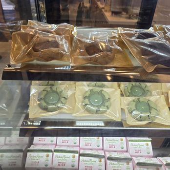 Broken Coffee - Spring Mountain - Cookies - Coffee & Tea Near Me - Las Vegas, Nevada