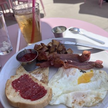 Pink Willow Cafe - Cottleville Classic - Breakfast & Brunch Near Me - Cottleville, Missouri