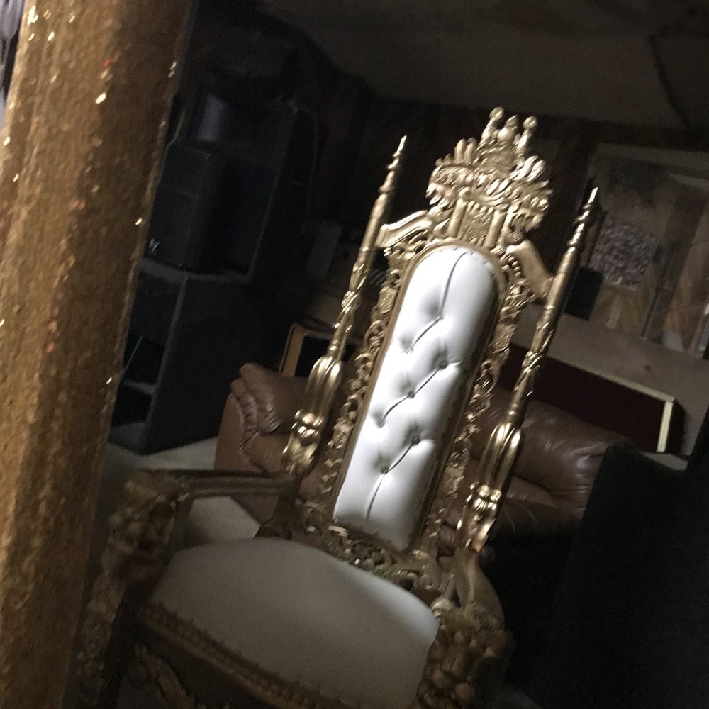 The Brat Shack Party Store - Gold chair fit for a king - Party Supplies Near Me - Baldwin, New York The Brat Shack Party Store - Gold chair fit for a king - Party Supplies Near Me - Baldwin, New York