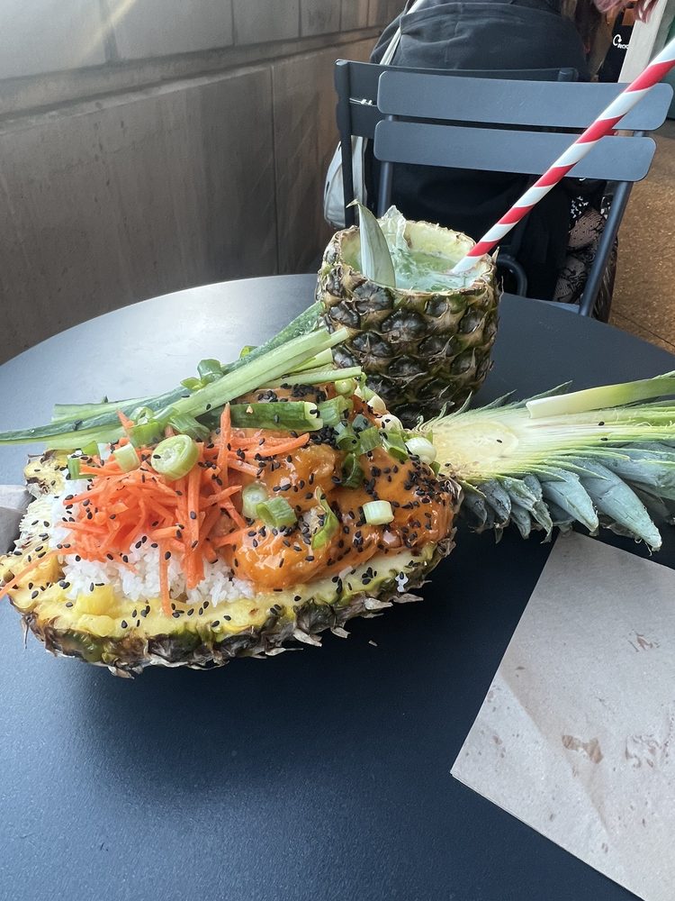 JUICE JUNKIEZ Updated August 2024 180 Camden High St, London