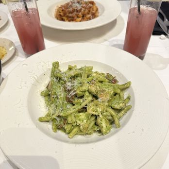 Il Fornaio - CASARECCE AL PESTO E POLLO - Italian Near Me - Irvine, California Il Fornaio - CASARECCE AL PESTO E POLLO - Italian Near Me - Irvine, California