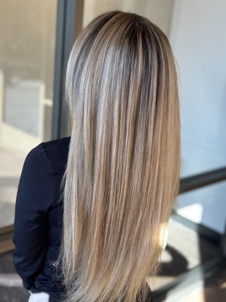 The Art of Blonde Logo