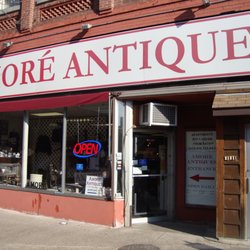 Amore Antiques - Front of the store, view looking northeast.