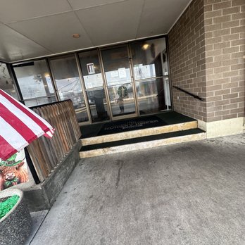 Hungry Heifer Diner - Diners Near Me - Raymond, Washington