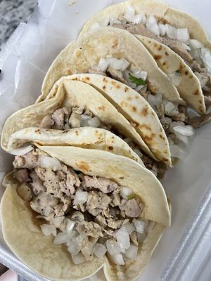 Lucy's Deliveries y Mas by null