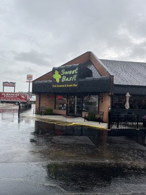 Sweet Basil Thai & Sushi by null