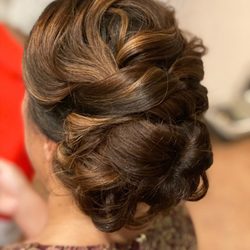 Viva Blowout - Pin up updo