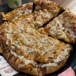 Fifth & Elm - Buffalo chicken pizza (7/10)