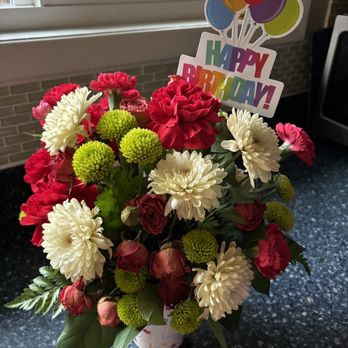 Pemberton's Florist & Gift Shop - Birthday bouquet - Florists Near Me - Salem, Oregon Pemberton's Florist & Gift Shop - Birthday bouquet - Florists Near Me - Salem, Oregon