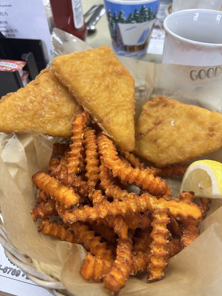 Hilltop's Creekside Cafe Logo